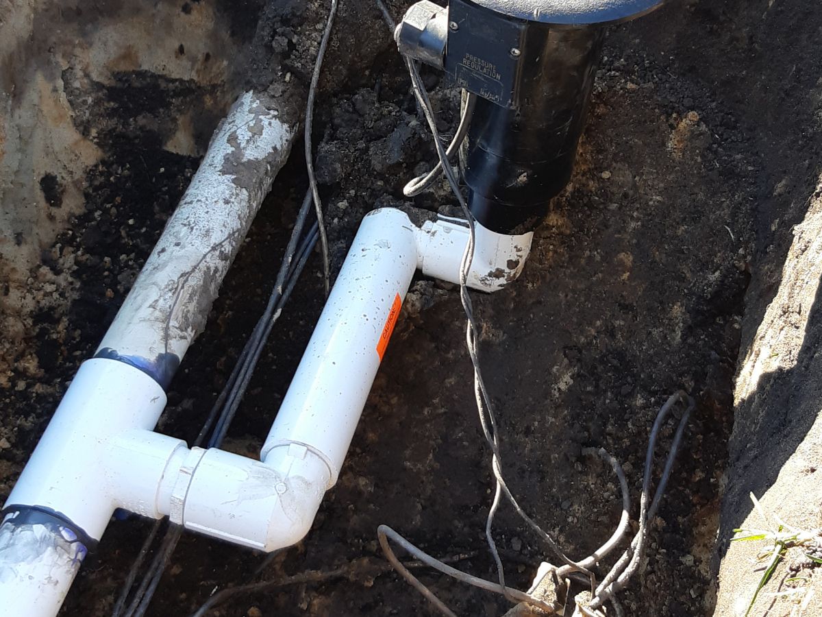 Sprinkler pipe maintenance